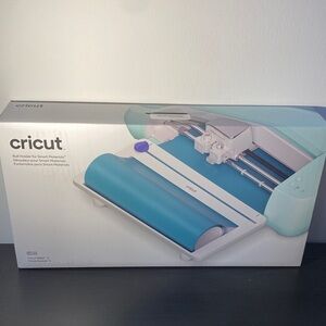 Cricut Smart Machine with Aqua Mat